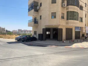 محلات او مخازن تجارية للبيع