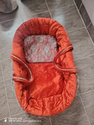 سرير اطفال رضع
