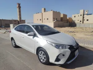 Toyota yaris y 2022 Model white color
