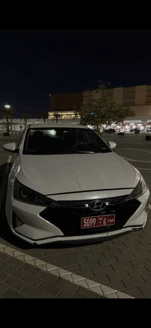 هيونداي إلنترا 2019 – اقتصادية ومريحة للاستخدام اليومي Hyundai Elantra 2019 for Daily Rent