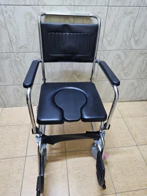 مشايه وعكاز وكرسي لكبار السن