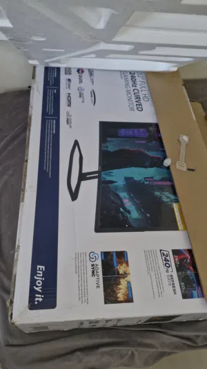للبيع: شاشة قيمنق Blaupunkt ألمانية بحجم 32 بوصة منحنية 240Hz (بالكرتون) سعر 55 من اخر
