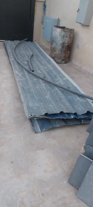 الواح زينكو عدد4 نوعية سميكة ومطير كبير مستعمل