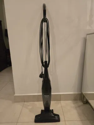 مكنسة نيكاي شغالة بحالة مقبولة