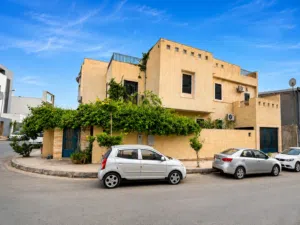 فيلا تجارية دورين للإيجار في النوفليين – واجهتين على شارع معبّد - تكييف كامل و مولد قلاب