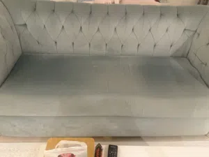 للبيع كنبة ثلاث اشخاص