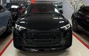 Audi . Q8 . 20240