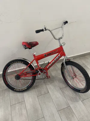 دراجة BMX مقاس 20 للبيع - حالة جيدة