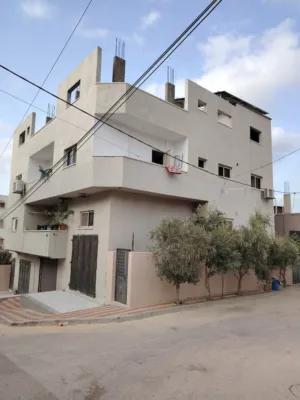 More than 6 bedrooms . 4 Bathrooms . 660 m21