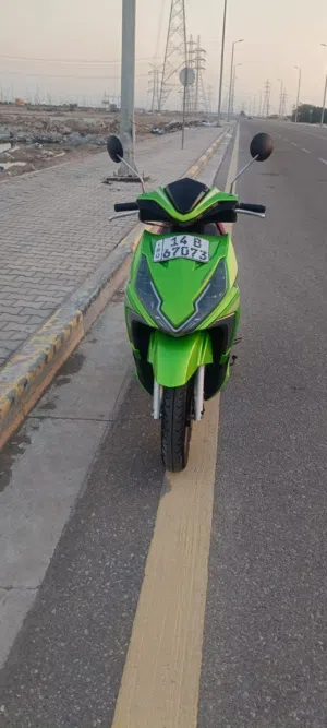 شننك موديل 2023 خذيته بل 2024 رقمته و خزنته ماشيه 3000 دراجه بحالة الوكاله سعره مليونين و بيه مجال