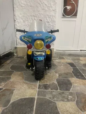 دراجة كهربائية بحالة مستعملة بطارية جديدة بورقتها مع الشاحن الاصلي