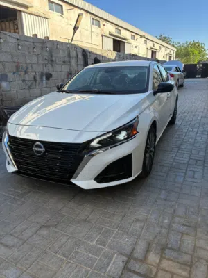 Used Nissan Altima in Ajman
