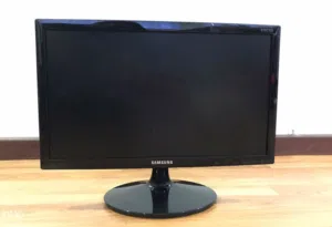 27" Samsung monitors for sale in Jeddah