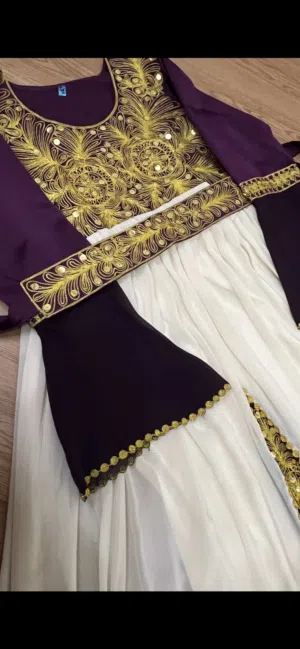 اعلان بيع ملابس