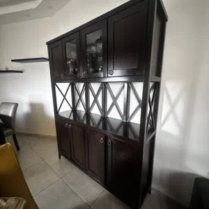 بوفيه لغرفة الضيوف خشبي للبيع