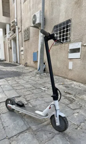 L Trottinette électrique à vendre (حالة باهية)