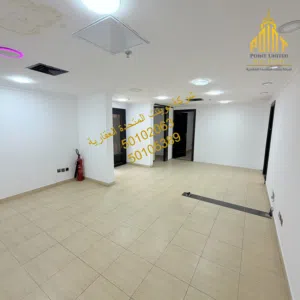مكتب للإيجار بحولي 166 م2 الدور الثالث داخل مجمع تجاري Office for Rent in Hawally – 166 sqm, 3rd F