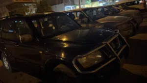 سيارة ميتسوبيشي باجيرو 2003 مستعملة بحالة ممتازة، أسود، أوتوماتيك، تأمين شامل