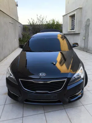 Used Kia Cadenza in Misrata