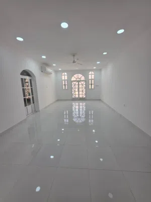 1111 m2 4 Bedrooms Villa for Rent in Muharraq Hidd