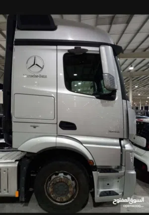 شاحنه مرسيدس