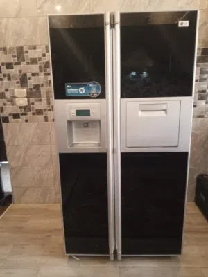 ثلاجه LG بابين بحاله جيده جدا