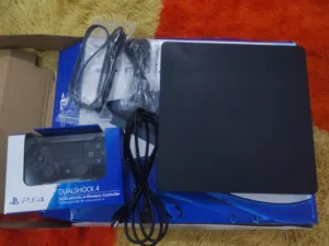 Ps 4 slim نضافه فول نفس ما تشوف تكمله بل وصف ملاحضة:جهاز ابيض نباع