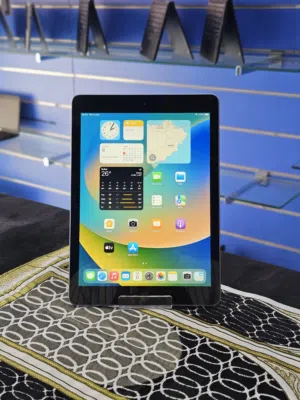 APPLE IPAD 6TH GENERATION 32GB STORAGE WITH EXCELLENT CONDITION DELIVERY ALL OVER OMAN