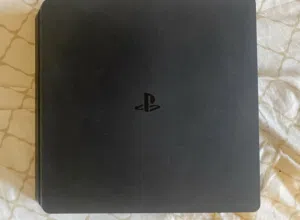 بلايستيشن 4 سليم (PS4 Slim) 500 جيجا + يدين أصليات