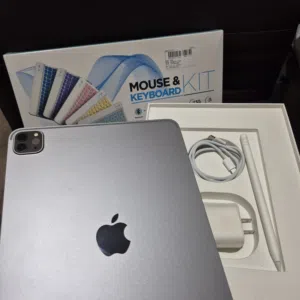 Apple iPad Pro 11-inch (4th Gen) M2, 256GB - Full Set
