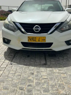 نيسان التيما SR