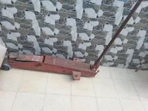 للبيع رافع شاحنات