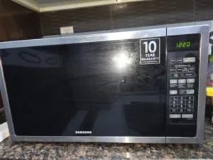 Samsung 30+ Liters Microwave in Muscat