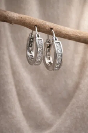 حلق فضه عيار 925 تطعيم زاركون مربع، موديل Small half‐hoop