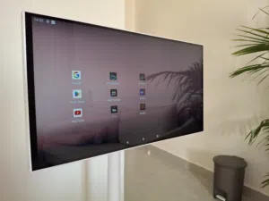 27" LG monitors for sale  in Sharjah