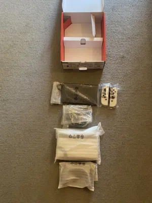 Nintendo Switch OLED – نينتندو سويتش أوليد  Excellent Condition   كامل الملحقات