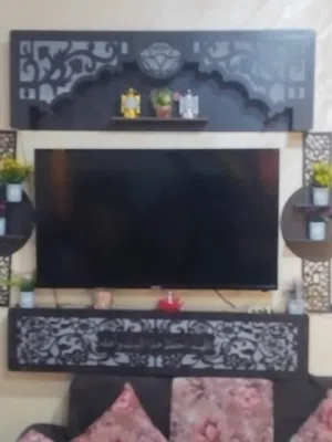 ديكور شاشه خشب نظيف و مرتب