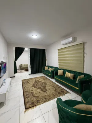 شقه للايجار في شبنه بقرب من صيدليه المستقبل ع الرييسي