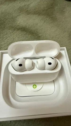للبيع AirPods Pro 3 أصلية