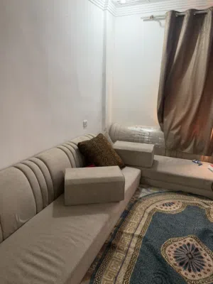متاح سرير فردي في غرفه