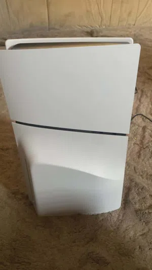 ps5 slim مستعمل إستعمال خفيف معاه الضمان والفاتورة