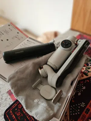 Insta360 Flow – مثبت تصوير للهواتف  مستعمل بحالة الوكالة