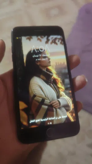 ايفون 7 بلاص ذاكرة 128 جهاز كله شقال بس الكاميرا الخلفيه واكفه فقط الباقي شقال