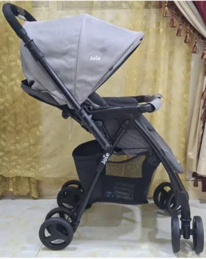 عربة joie للبيع
