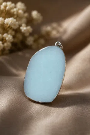 تعليقة حجر يشم أبيض طبيعي (Nephrite Jade)