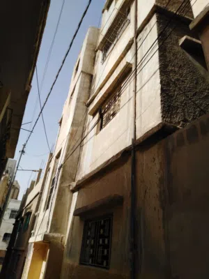  Building for Sale in Zarqa Al ghweariyyeh