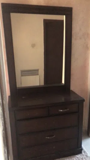 تسريحه بحاله جيده خشب لاتيه