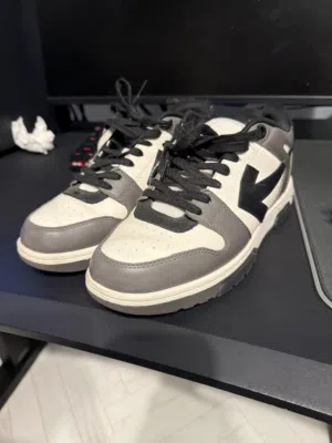 Off-White Out Of Office Shoes - Size 41 - Lightly Used