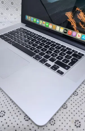 MacBook Pro i7 16gb ram 512gb ssd 15.4inches retina display Backlight keyboard Orignal charger