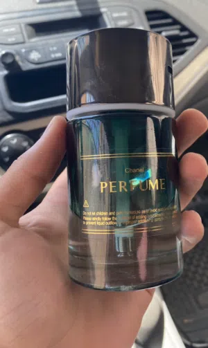 معطر جو شانيل بيرفيوم ، معطر جو ممتاز يوجد به إضاءة ليلية (نجوم )تفتح في سقف السيارة يعطي اذكرو الله